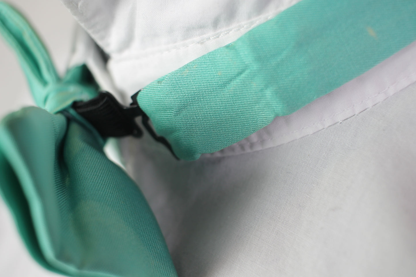 Vintage Harrods Knightsbridge pre-tied bow tie mint green adjustable