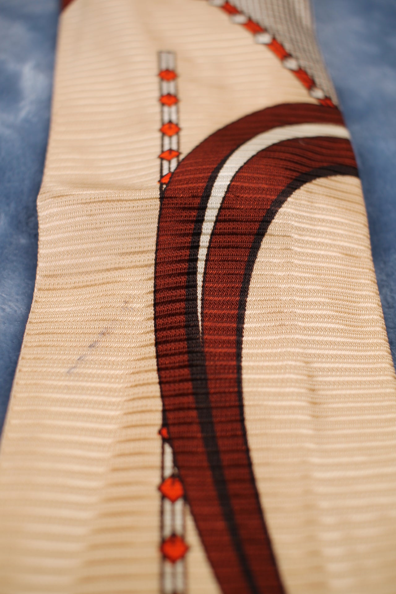 Vintage 1940s/50s cream brown orange pattern tie