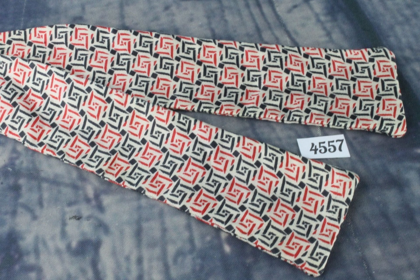Superb Vintage All Silk Red Black Self Tie Square End Paddle Bow Tie