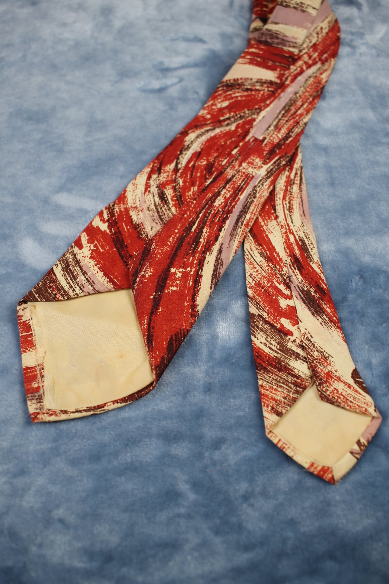 Vintage1940s/50s red lilac cream floral pattern swing tie