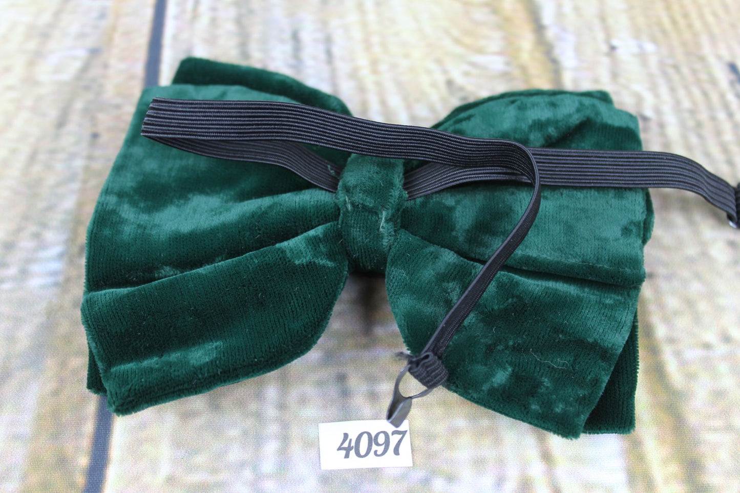 Vintage 1970s Emerald Green Velvet Pre-Tied Bow Tie Adjustable