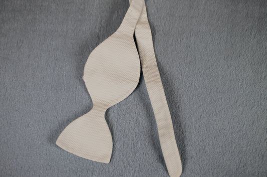 Vintage self tie single butterfly end white bow tie