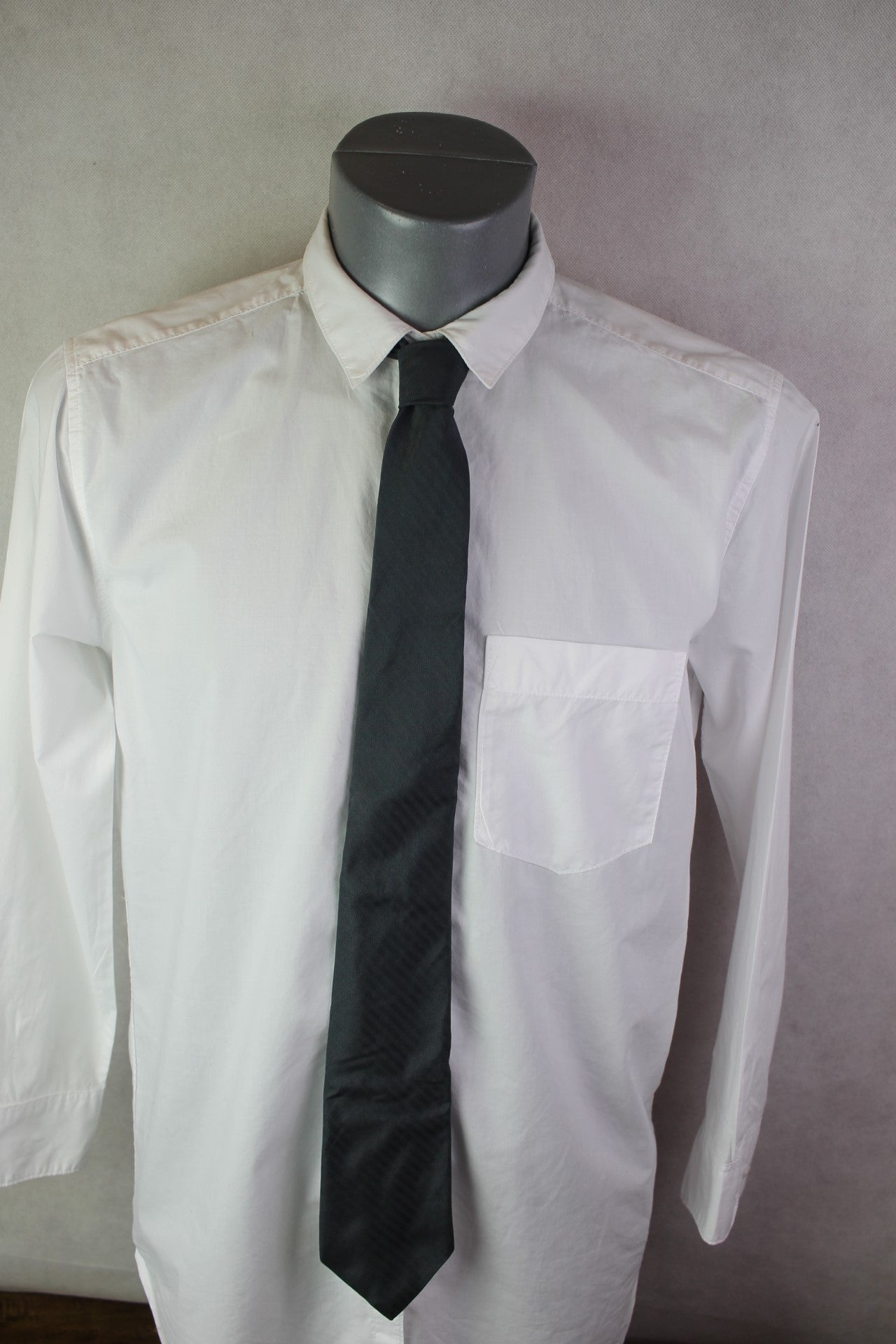 Vintage Calvin Klein 100% silk dark blue navy tie