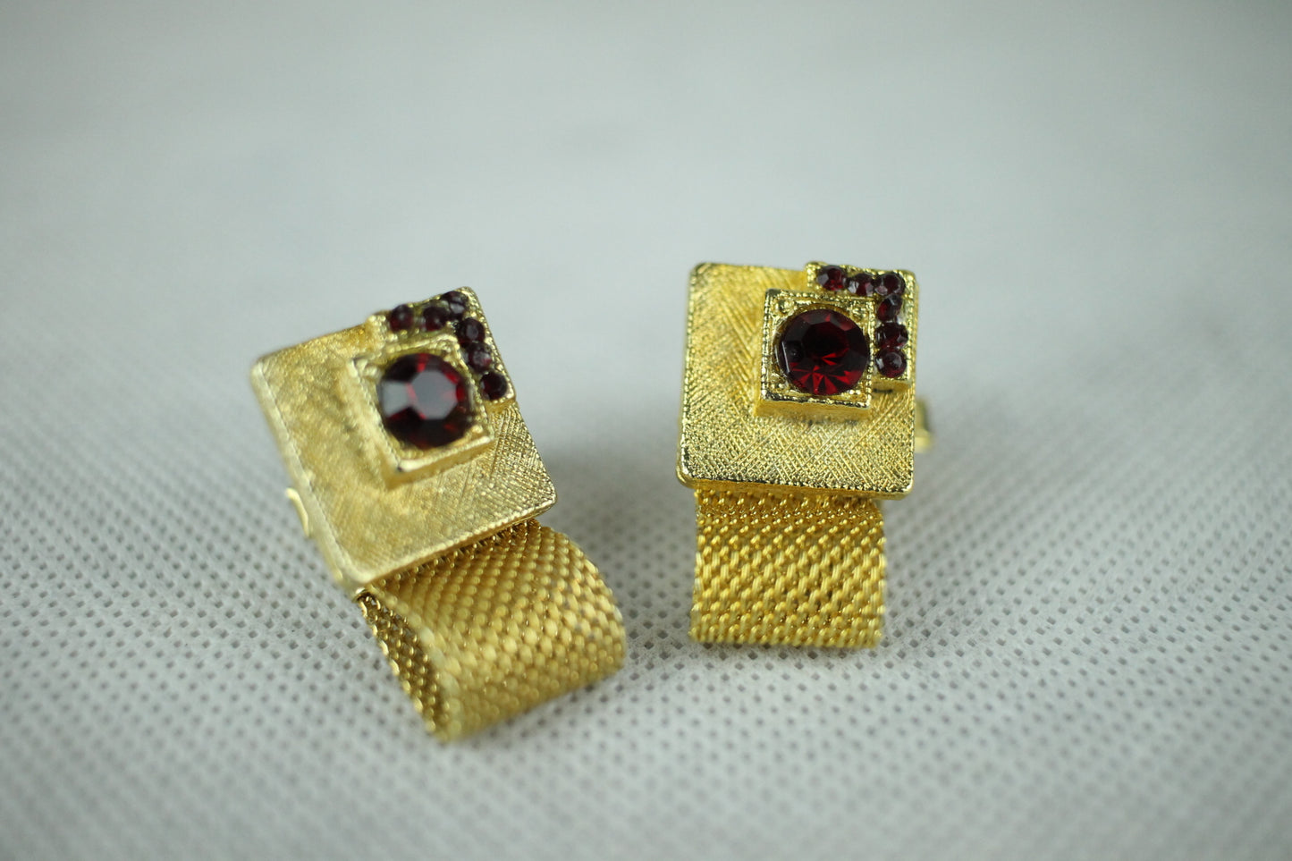 Vintage Gold Metal Ruby Stone Set Wrap Round Cufflinks
