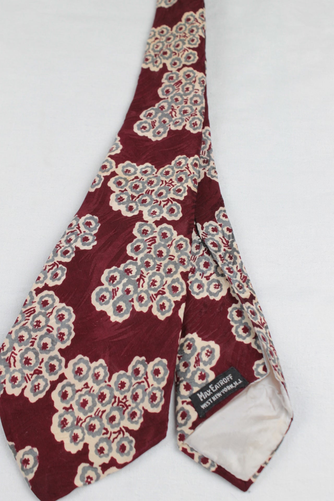 Vintage Max Eatroff Dark Red Jacquard Grey cluster pattern Swing Tie 1940s/50s