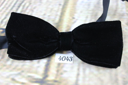 Vintage Classic Black Velvet Pre Tied Bow Tie Adjustable