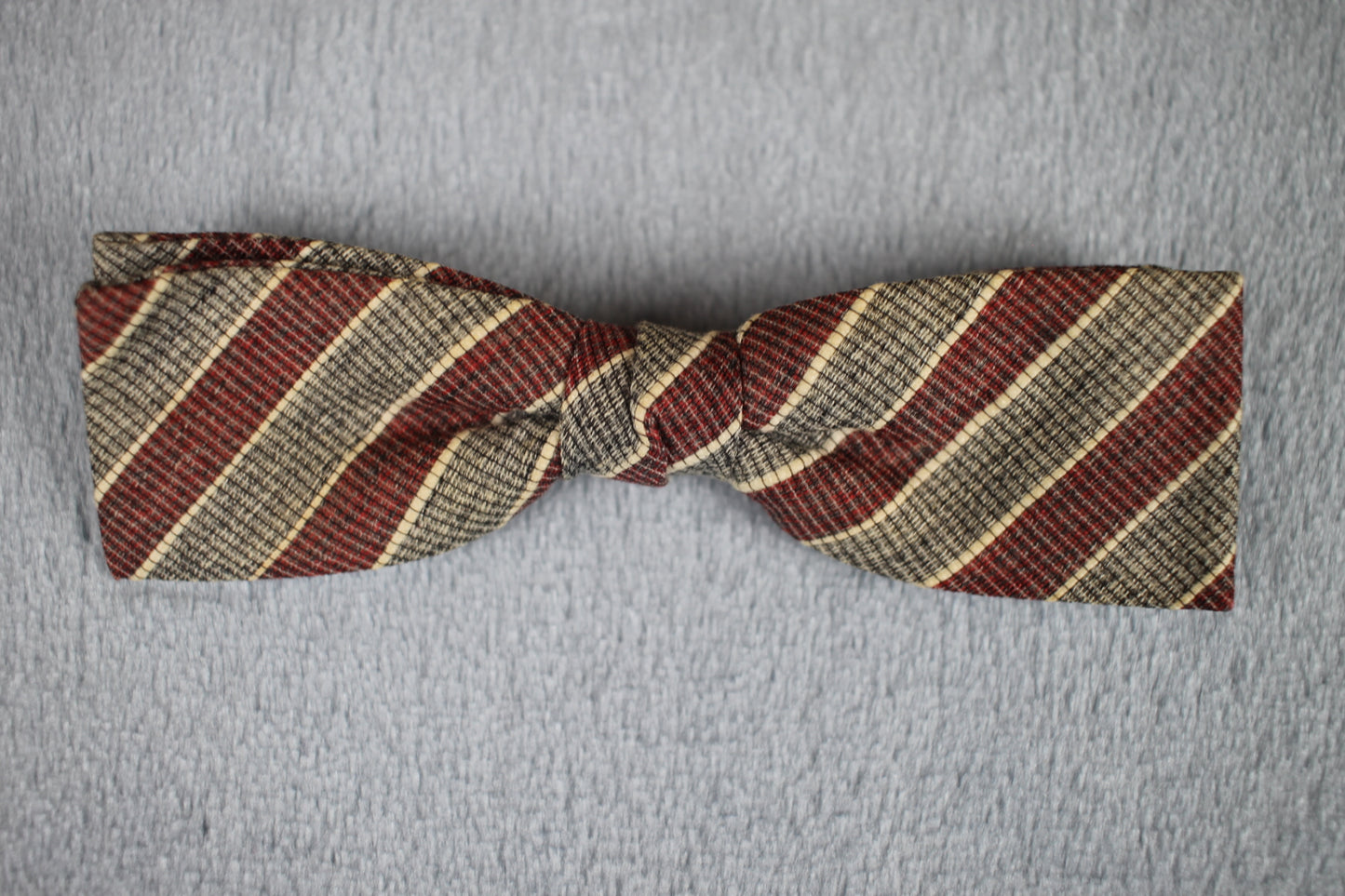 Vintage grey red striped pattern clip on bow tie