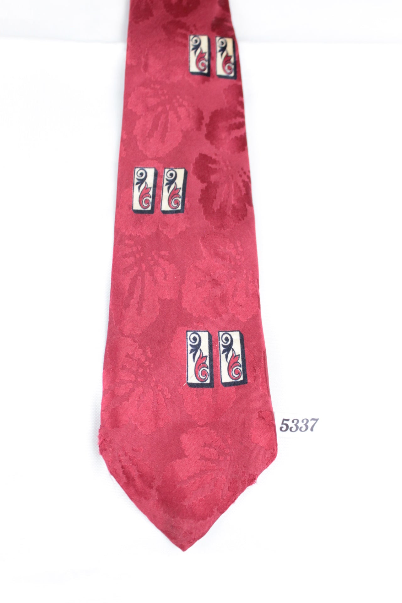Vintage Coffee's California cherry red jacquard skinny tie 1950s/60s