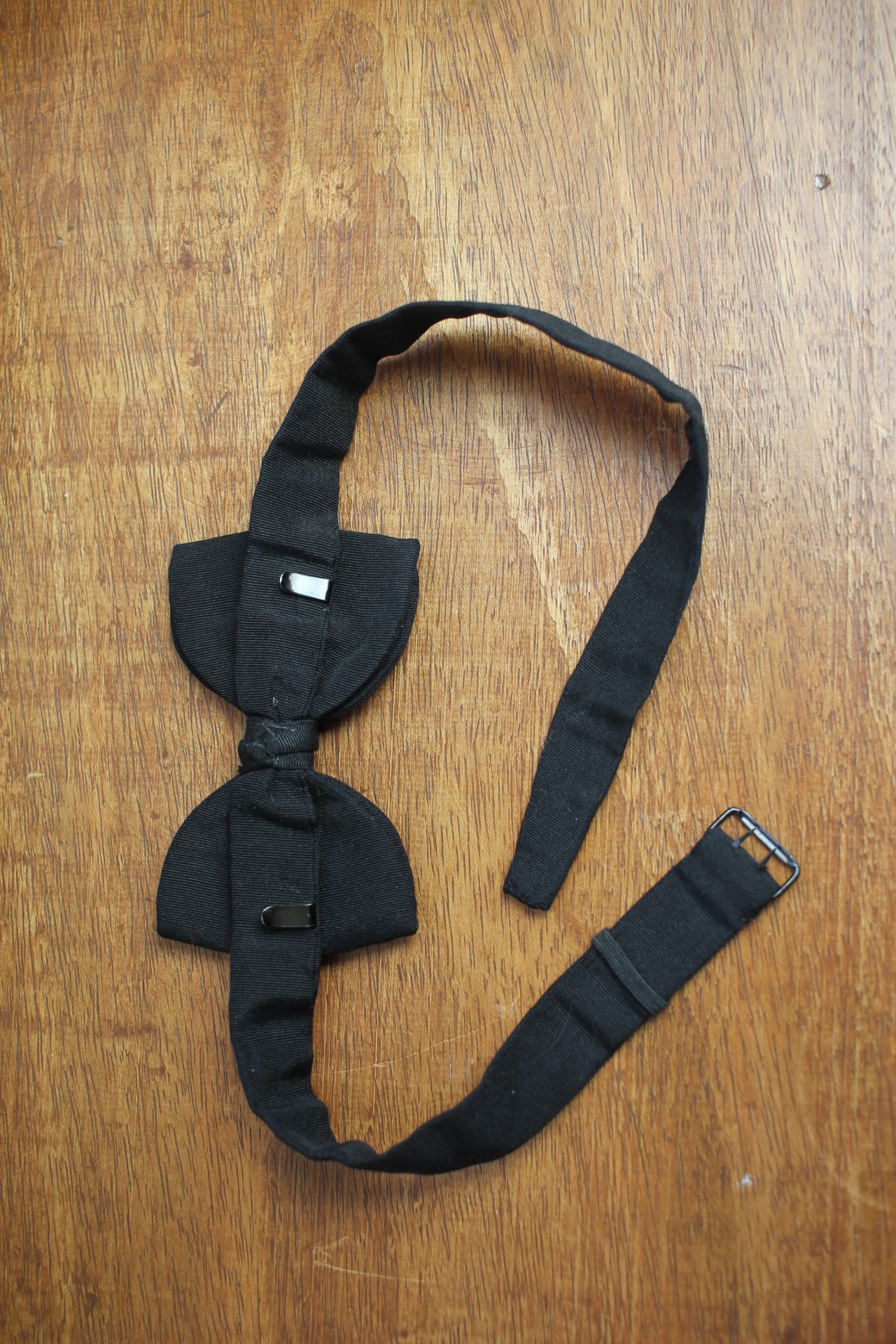 Vintage pre-tied classic black bow tie
