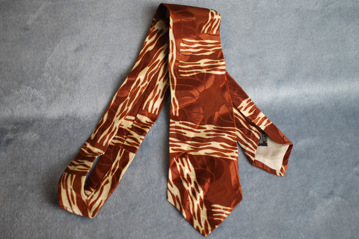 Vintage 1940s/50s brown cream jacquard pattern swing tie