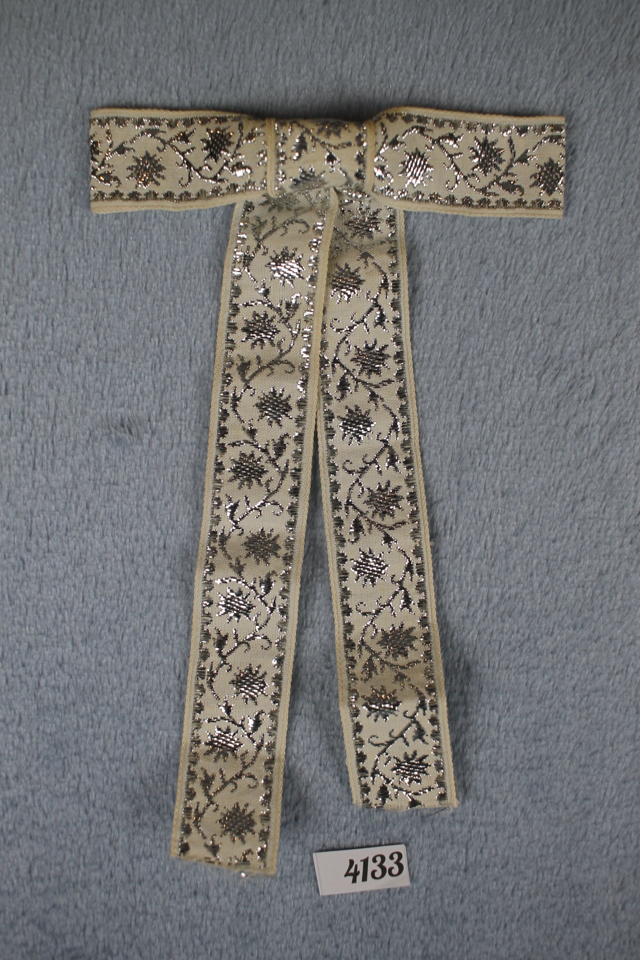 Vintage Cream Silver Pattern Clip On Western Cowboy Kentucky Bow Tie