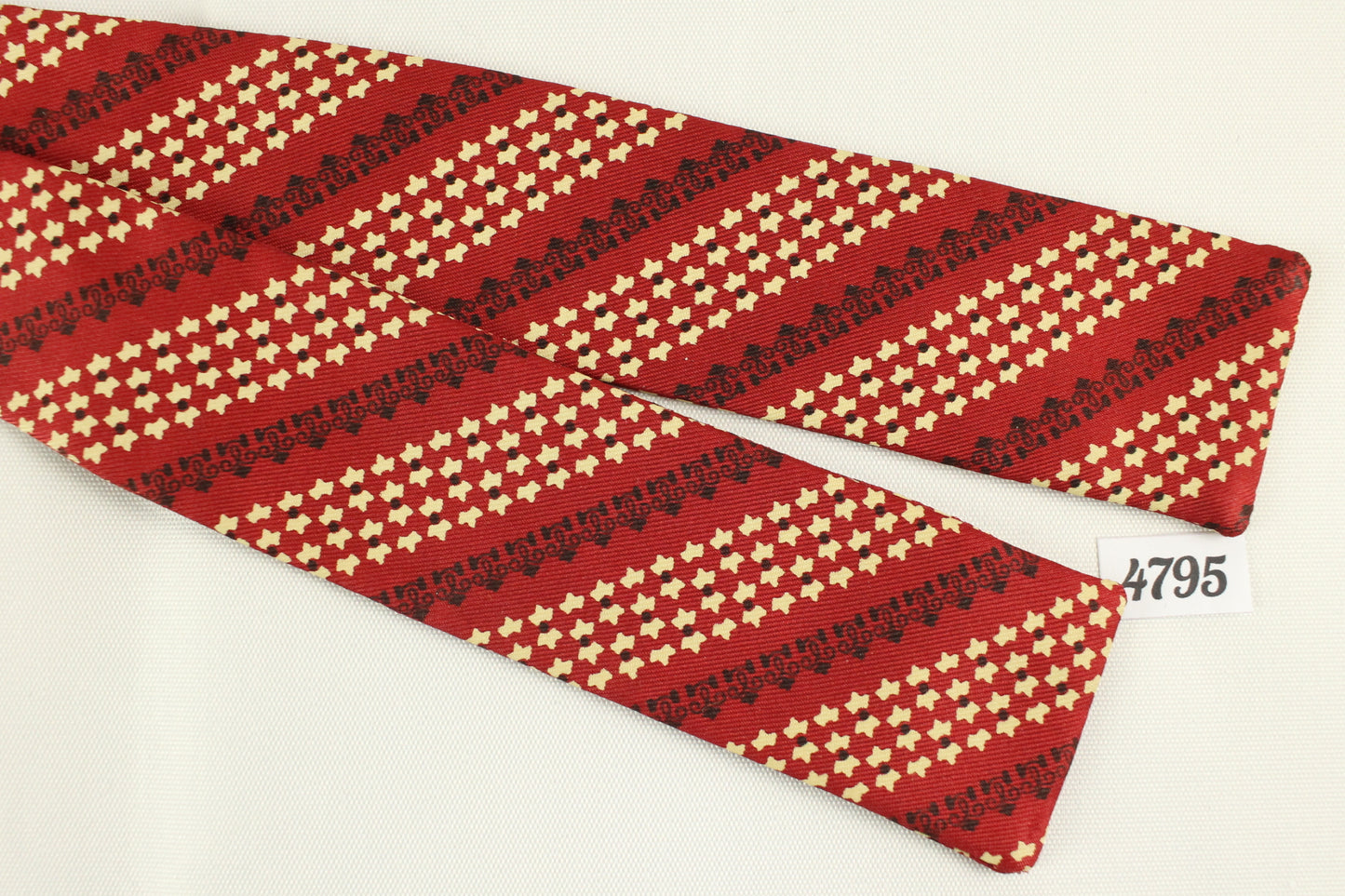 Vintage Self Tie Bow Tie All Silk Red Cream Diagonal Pattern Straight End Paddle