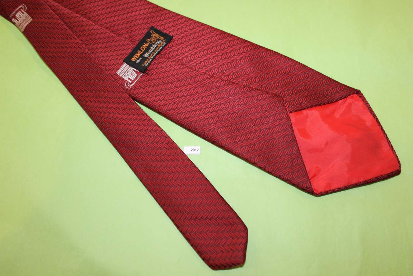 Vintage 1960s/70s Wemlon By Wembley Burgundy Arc de Triomphe Tie