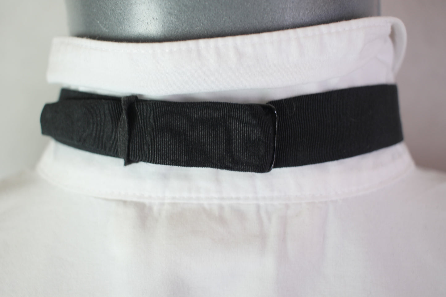 Vintage pre-tied classic black bow tie