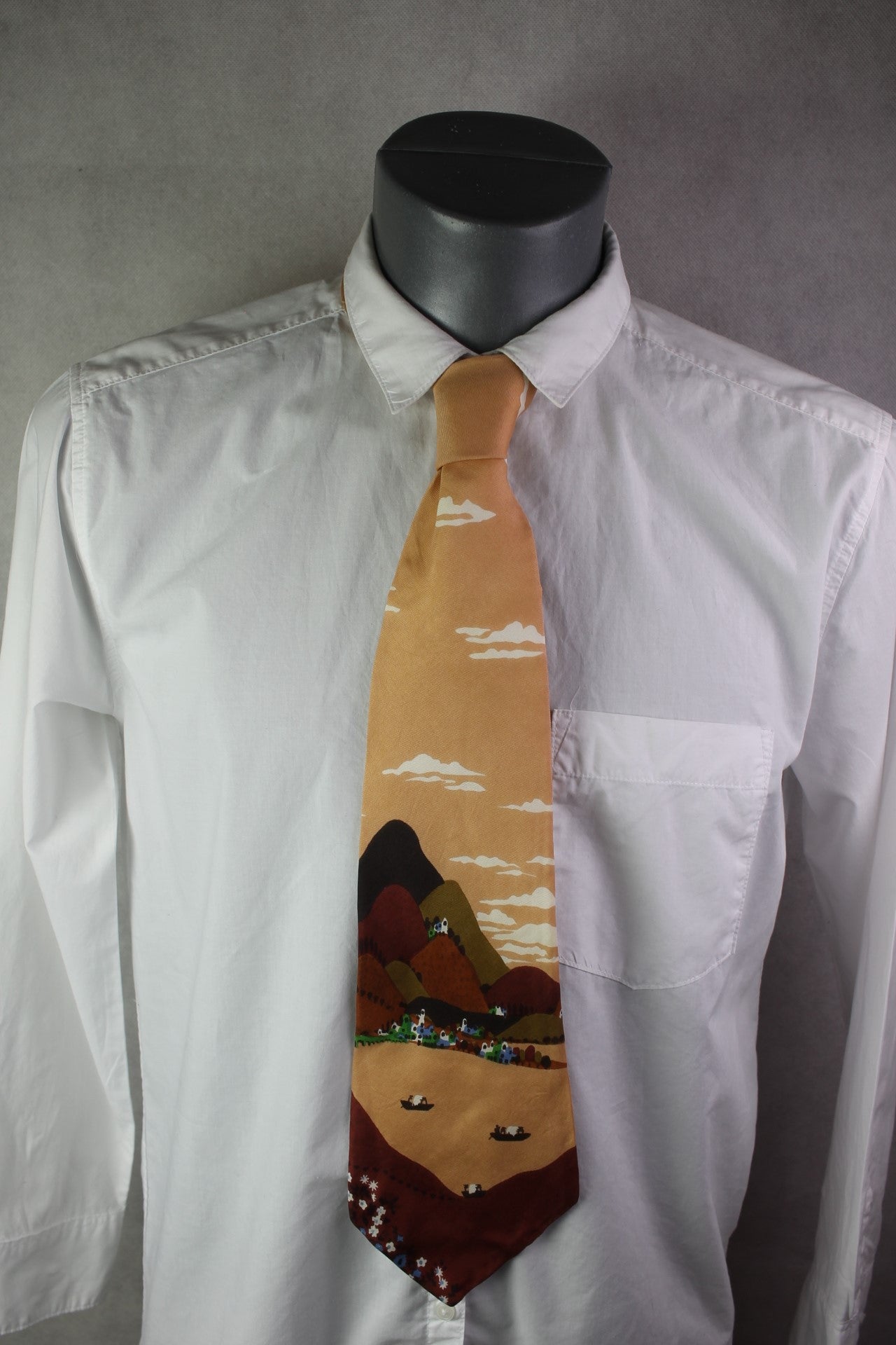 Vintage peach mountain sea and sky scene swing tie