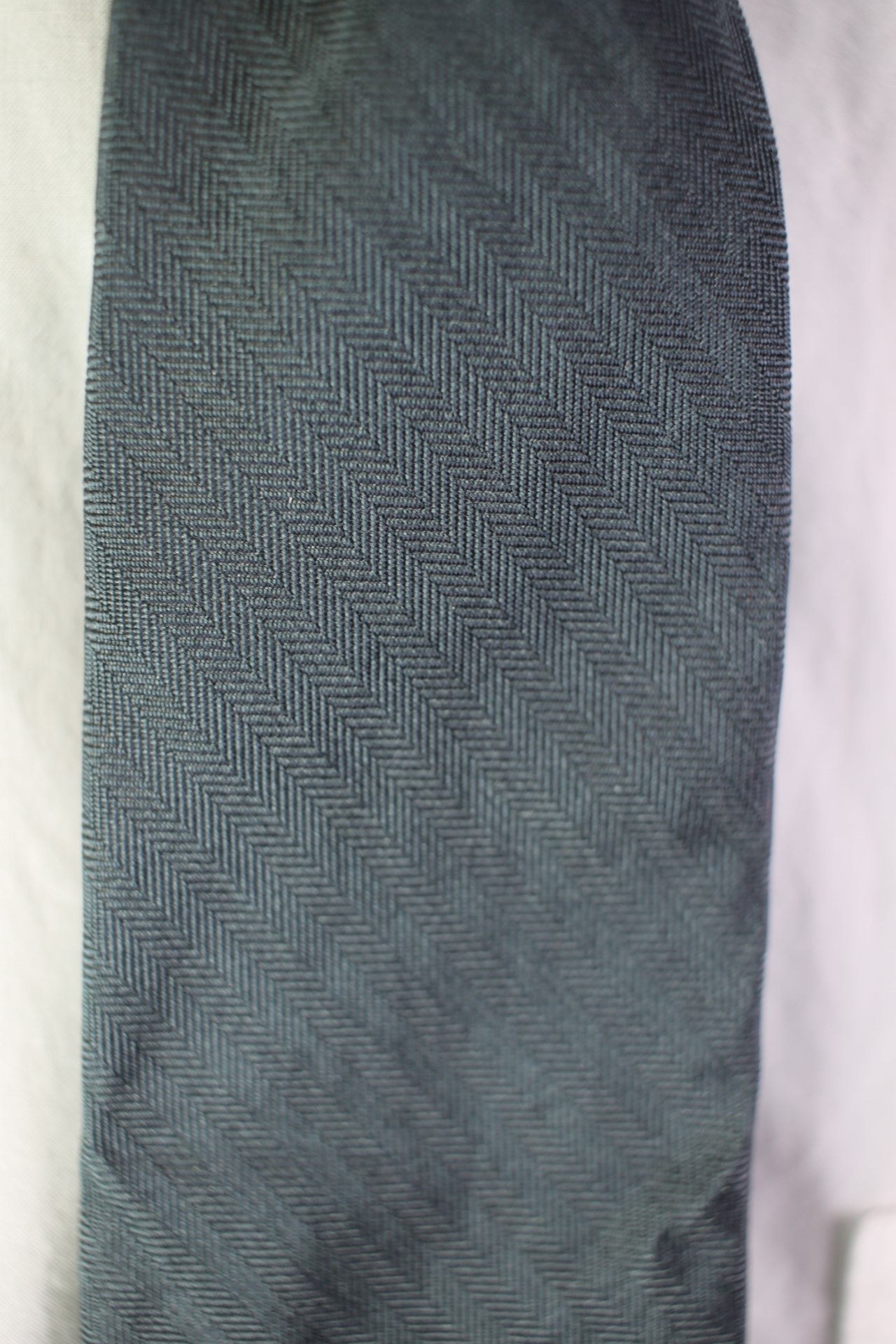 Vintage Calvin Klein 100% silk dark blue navy tie