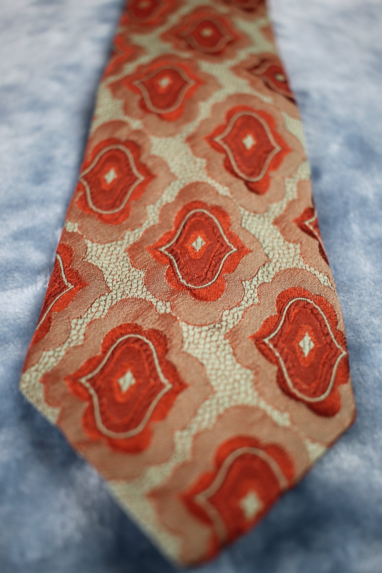 Vintage Tivoli 1960s green red pattern tie