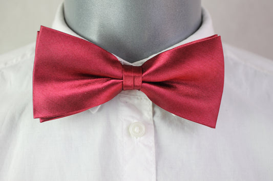 Vintage pre-tied deep red bow tie adjustable still in box
