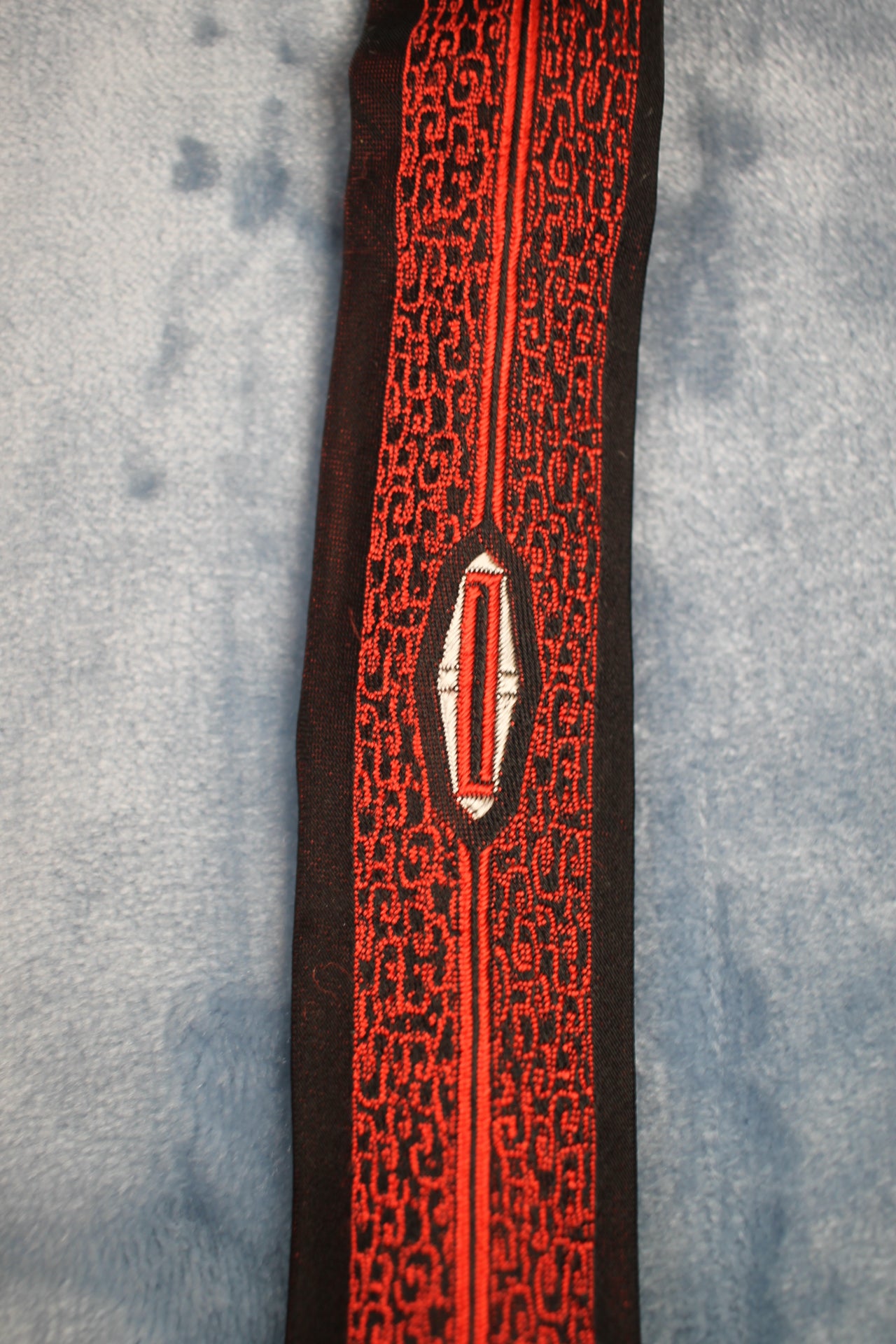 Vintage Wembley Red Black Pattern Skinny Tie with tags 1940s/50s