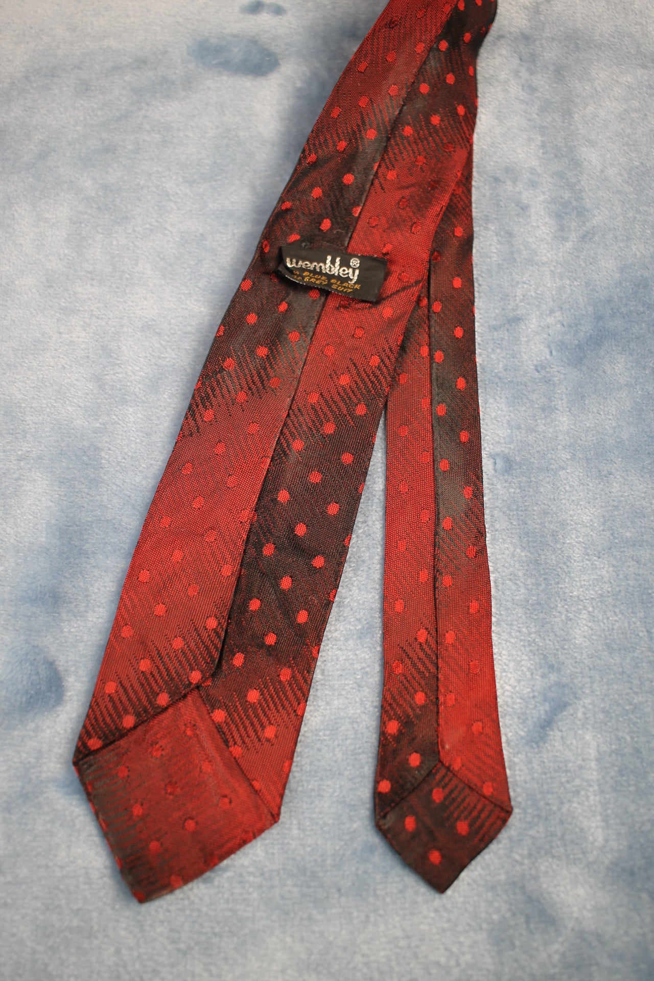 Vintage Wembley 1940s/50s red black dot fade out pattern skinny tie