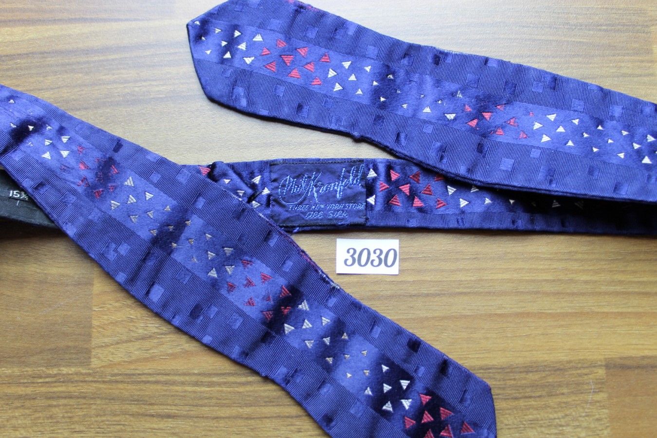 Vintage Phil Kronfeld 100% Silk Navy Red Jacquard Self Tie Arrow End Bow Tie