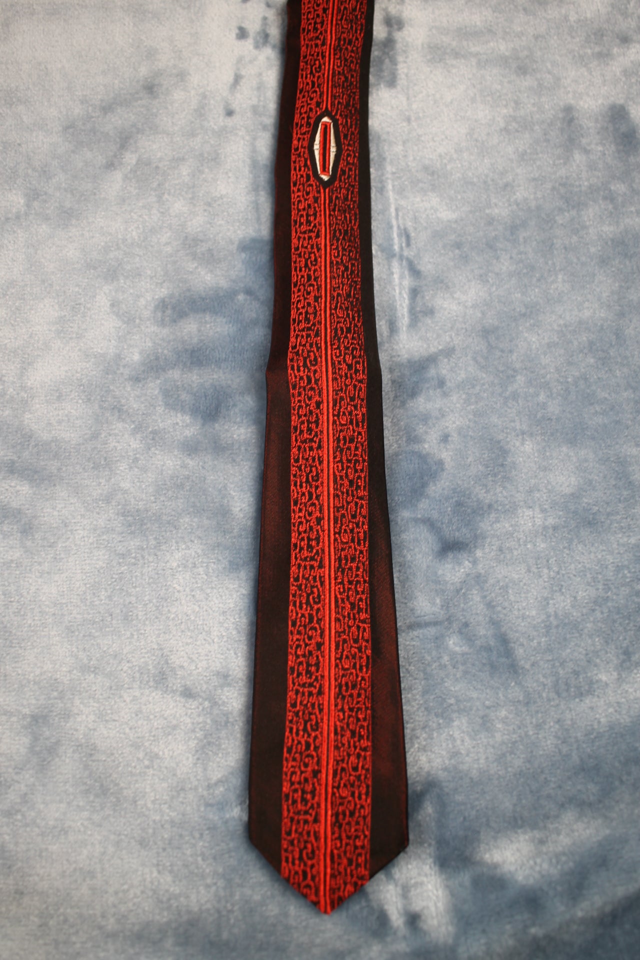 Vintage Wembley Red Black Pattern Skinny Tie with tags 1940s/50s