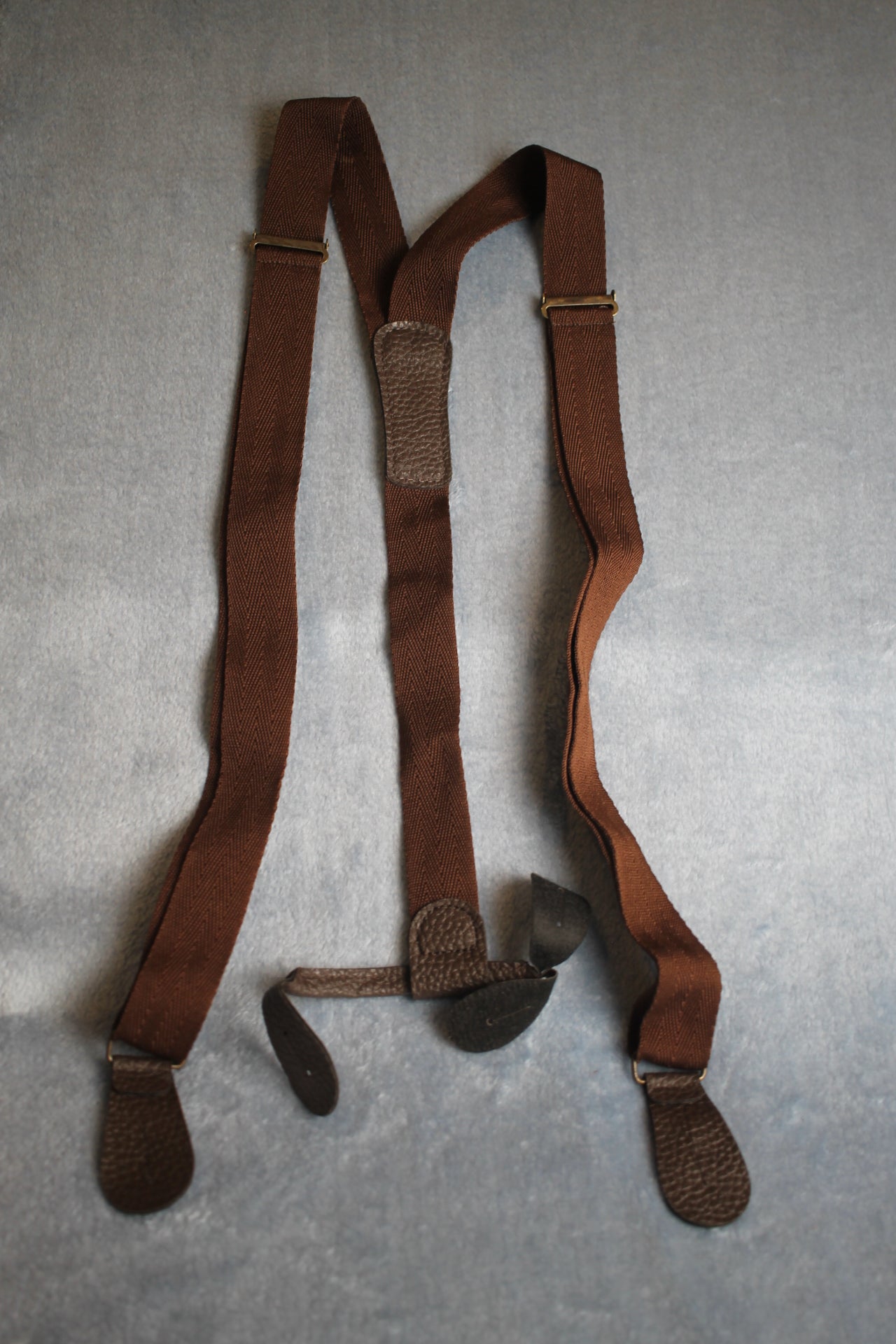 Vintage retro leather thong button on elasticated brown textured braces adjustable 80s Wall Street