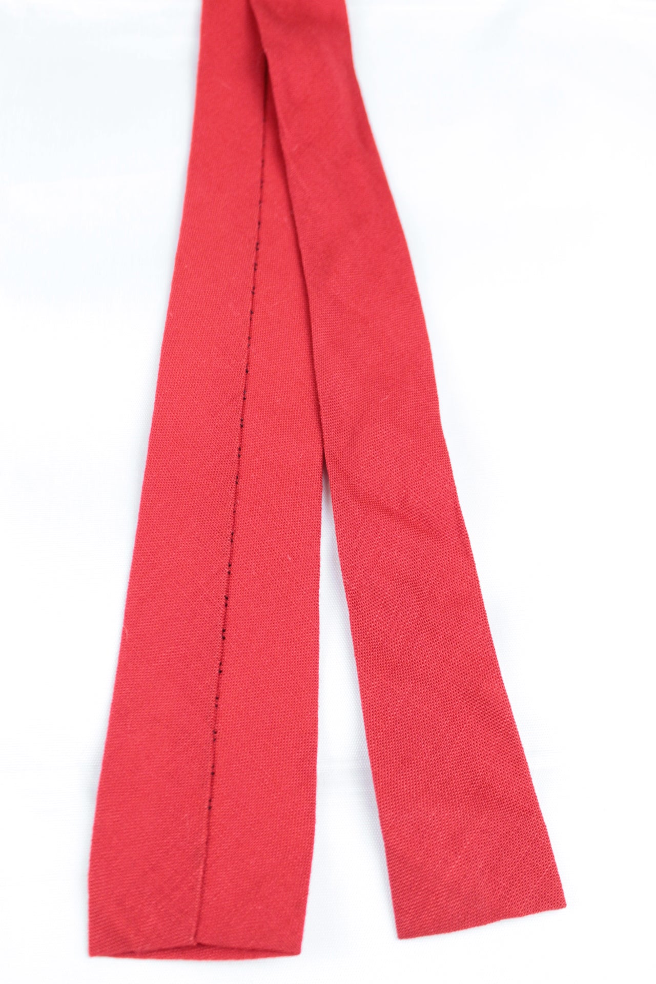 Vintage Red Black White Detail Straight Narrow Skinny Tie 1960s/70s