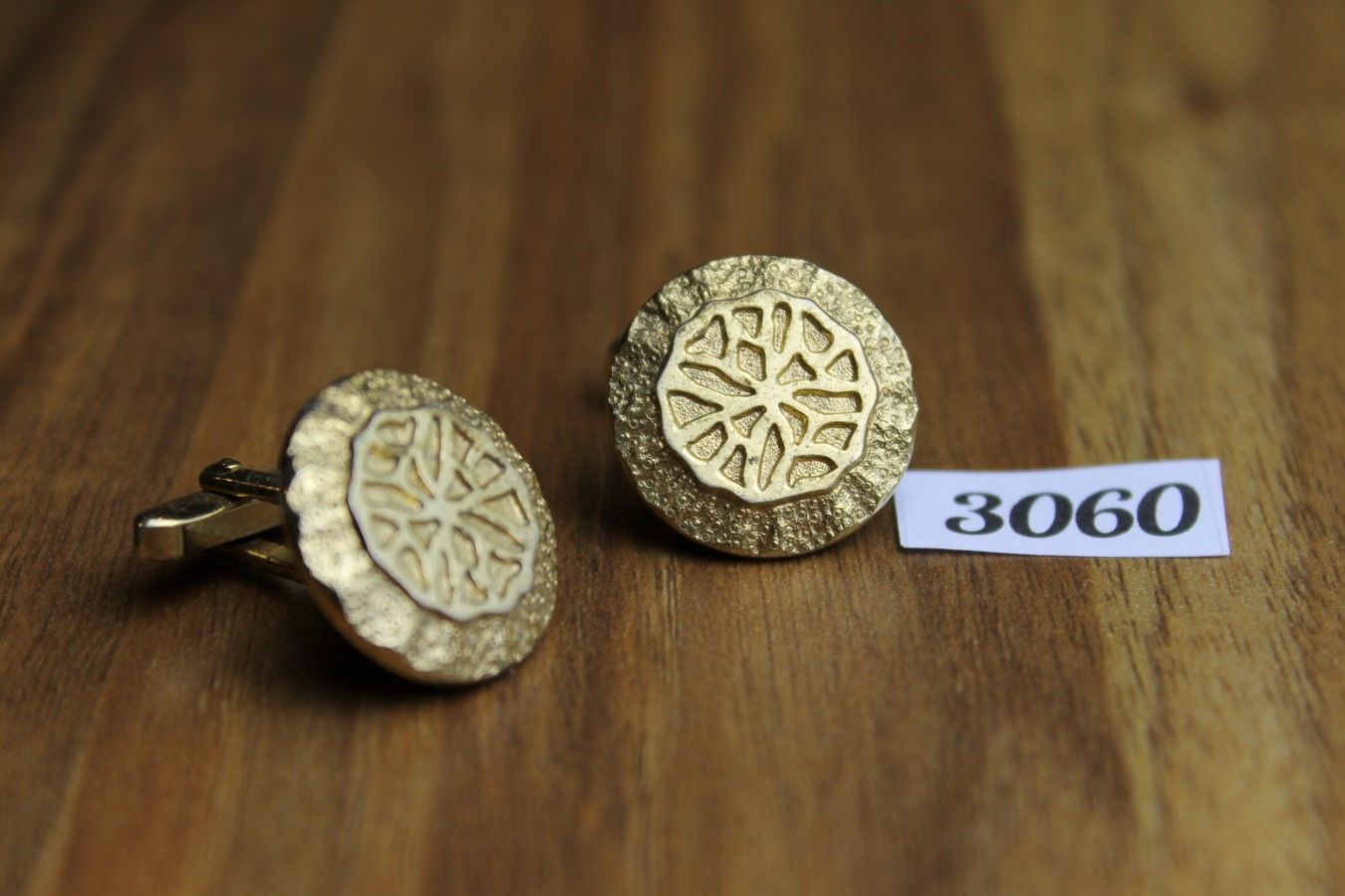 Unusual Vintage Large Gold Metal Round Embossed Cuff Links