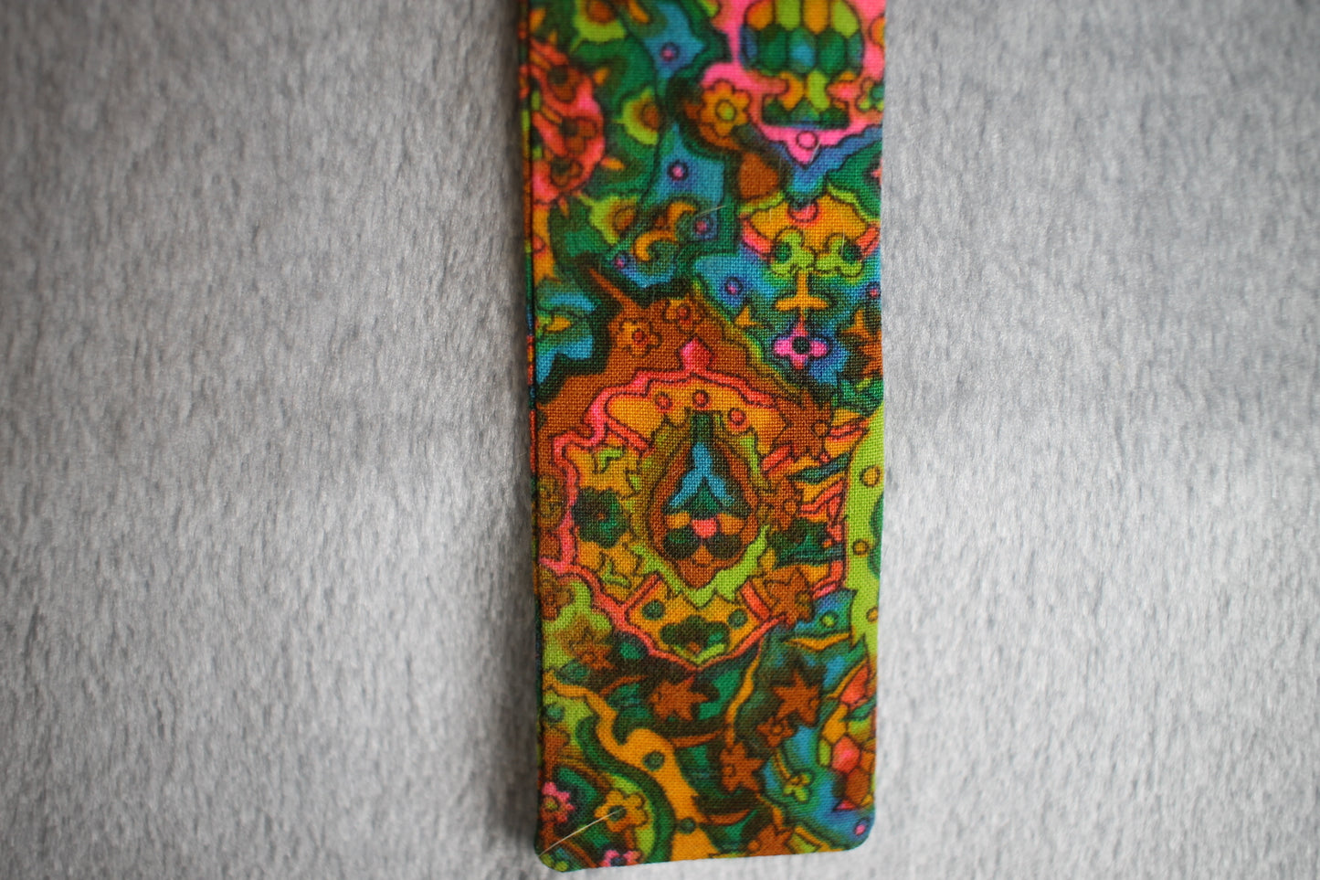 Vintage self tie paddle end pink brown green blue pattern bow tie