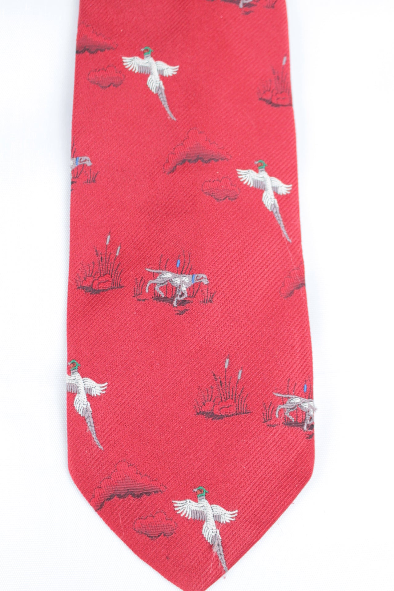 Vintage Enrico Guccini red pheasants pointer dogs tie