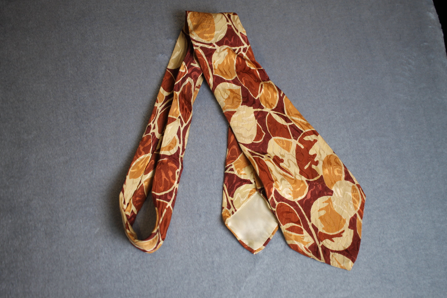 Vintage Style Club 1940s/50s brown copper cream pattern swing tie