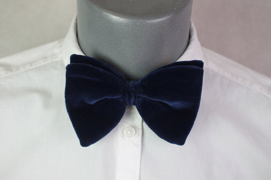 Vintage pre-tied dark blue velvet bow tie adjustable