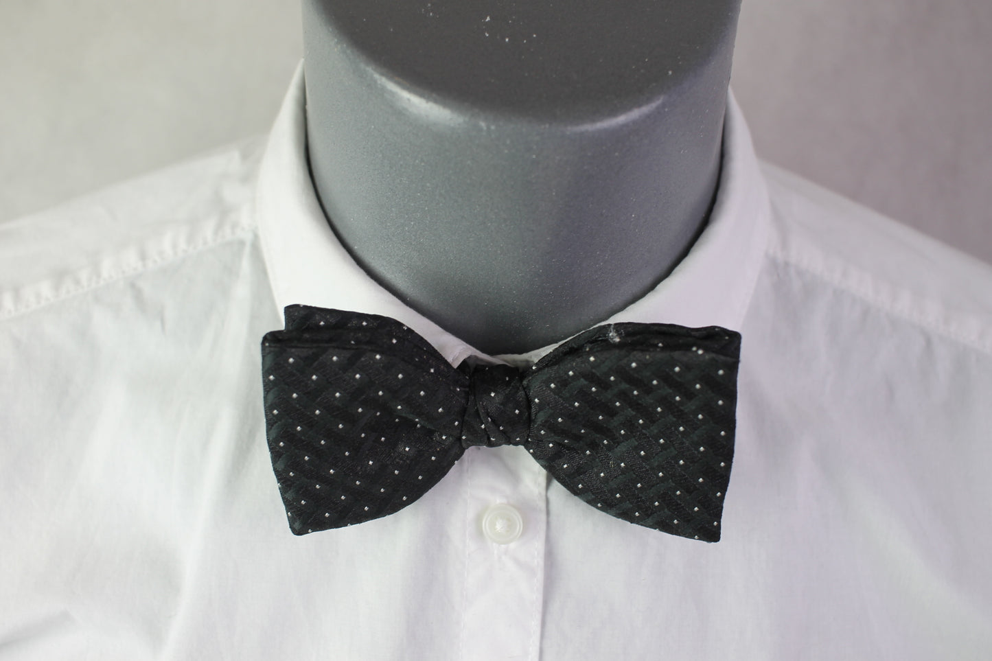 Vintage Frederick Theak pre-tied bow tie and handkerchief set black silver sparkly spotted pattern adjustable