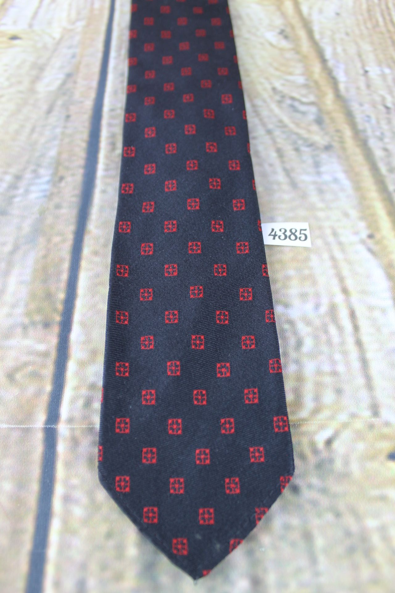 Vintage Arrow Black Burgundy Pattern Narrow Skinny Jim Mod Era Tie 1960s