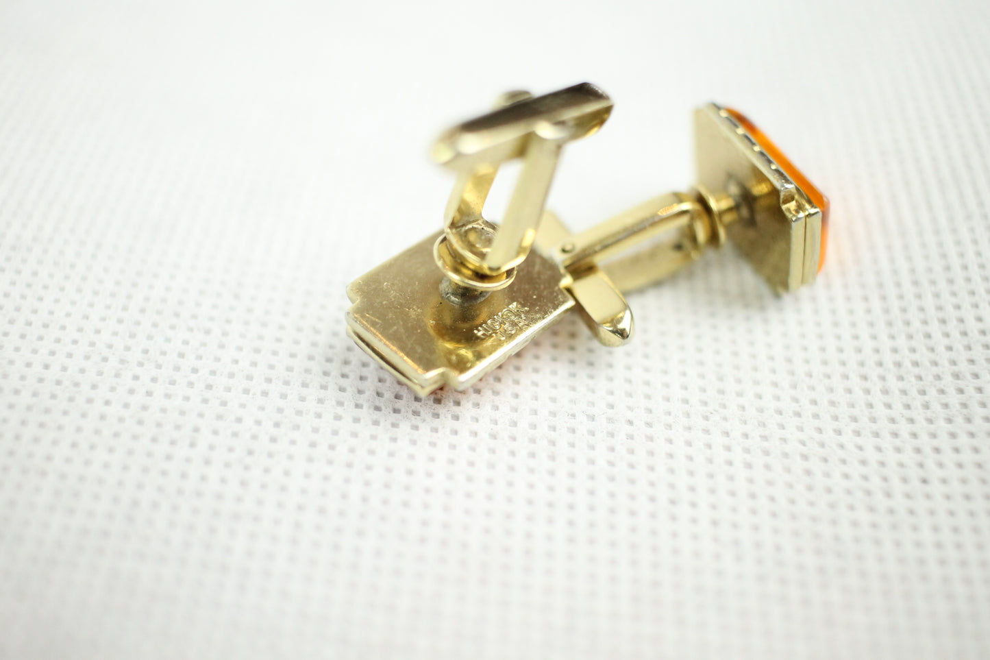 Vintage Hickok Amber Lucite Gold Metal Push Through Cuff Links