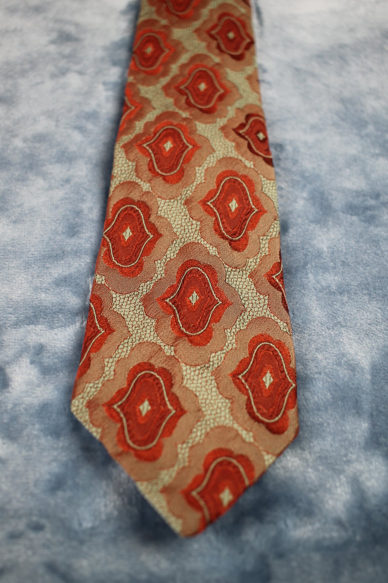 Vintage Tivoli 1960s green red pattern tie