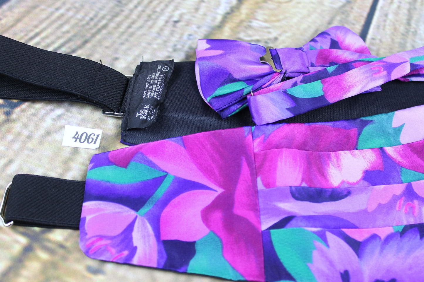 Vintage Tie rack lilac floral multi colour pre-tied bow tie cummerbund set
