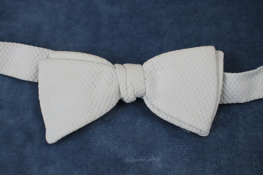 Vintage Ekco pre-tied white textured pattern bow tie