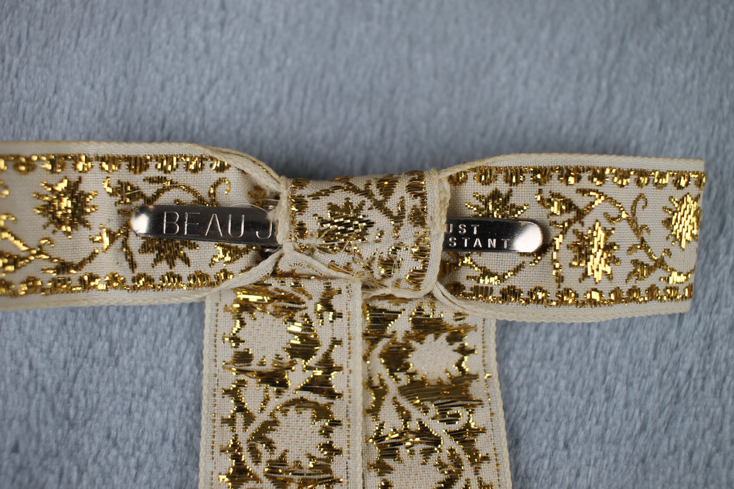 Vintage Cream Gold Pattern Clip On Western Cowboy Kentucky Bow Tie