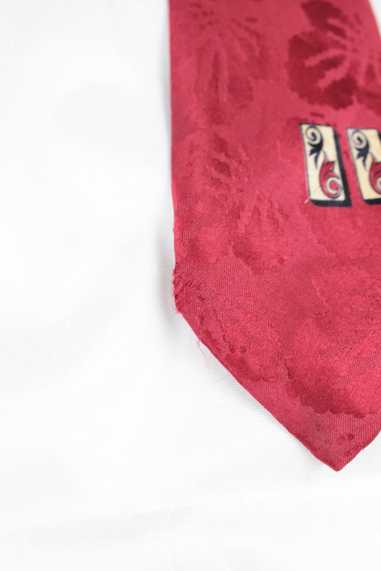 Vintage Coffee's California cherry red jacquard skinny tie 1950s/60s