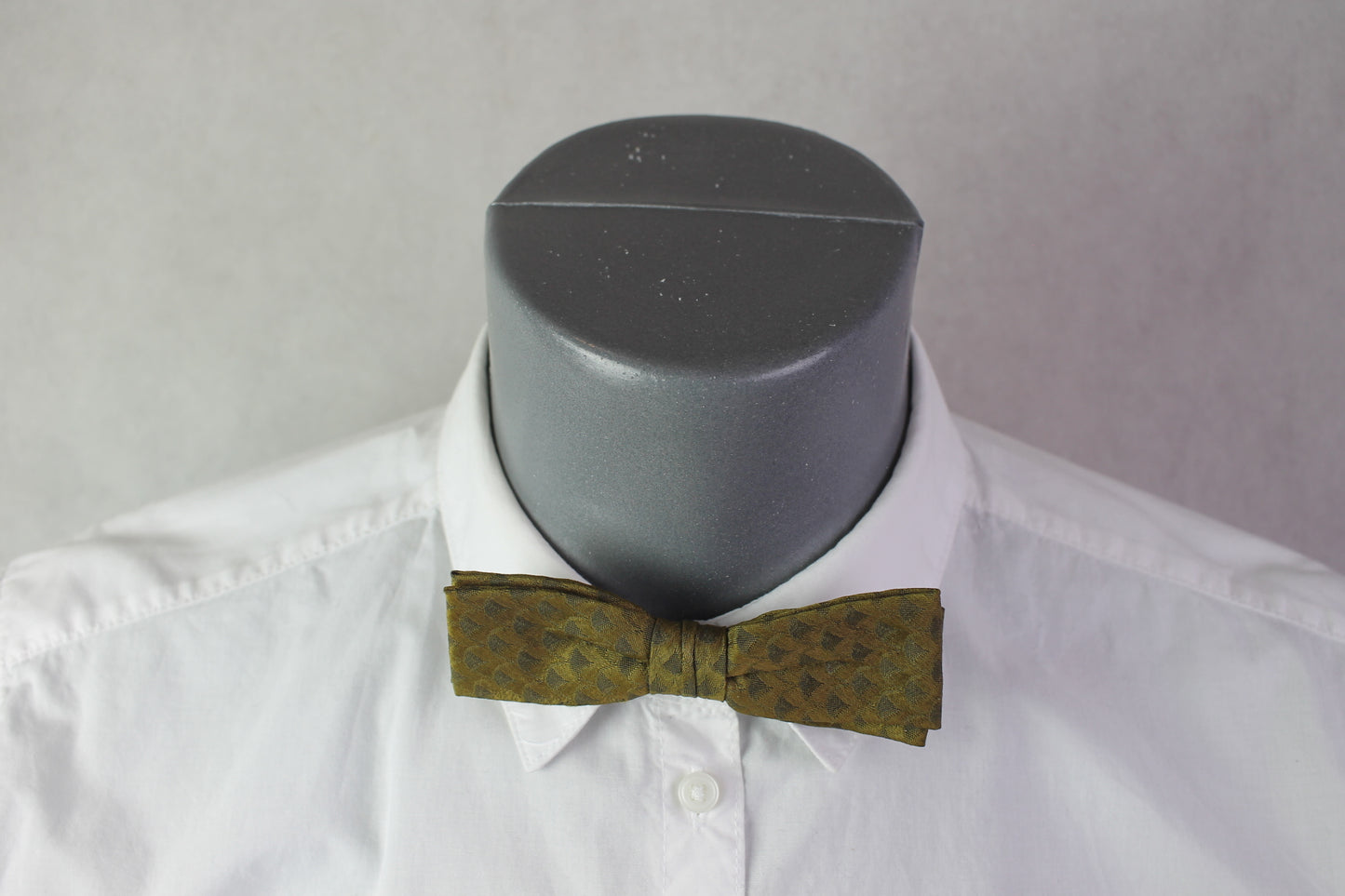 Vintage pre-tied clip on 2 tone brown pattern bow tie