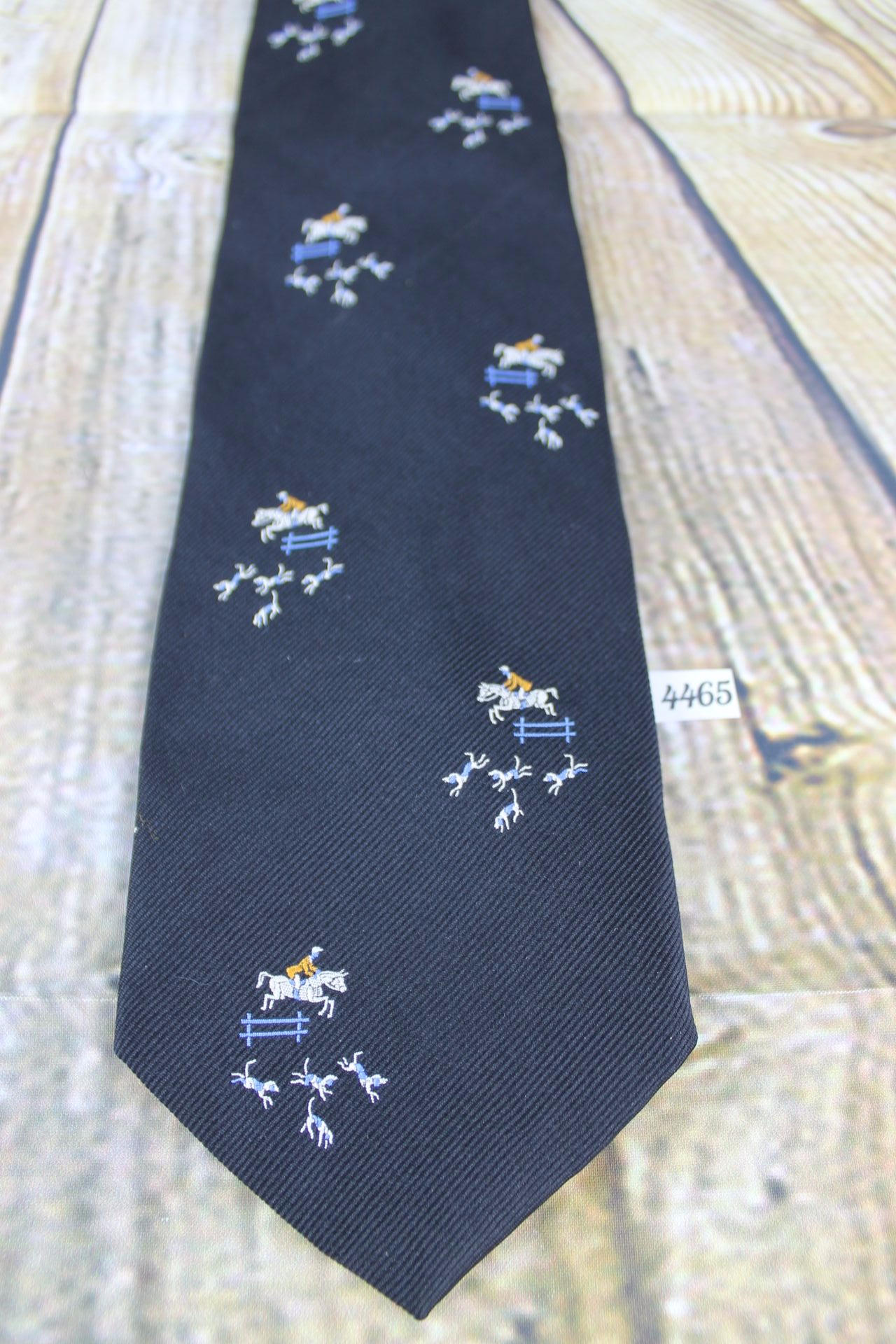 Vintage Brittania black fox hunting horse hounds design wide kipper tie 1970s