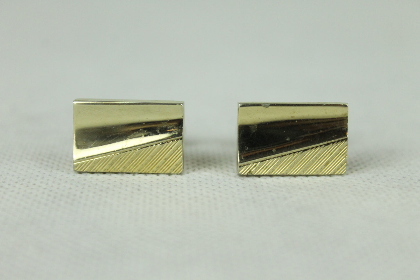 Vintage Gold Oblong Diagonal Stripe Polished Cuff Links