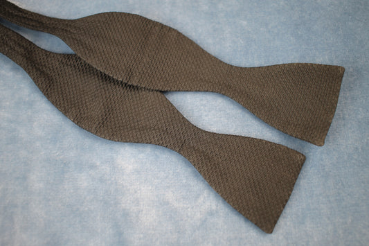 Vintage self tie thistle end black textured bow tie adjustable
