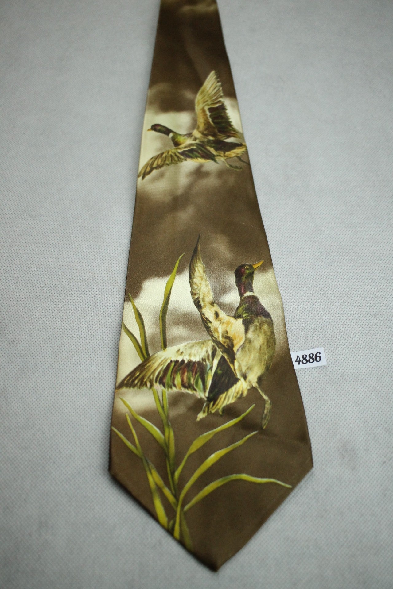 Vintage 1950s/60s Carholm Hunter's Delight Flying Ducks Swing Tie