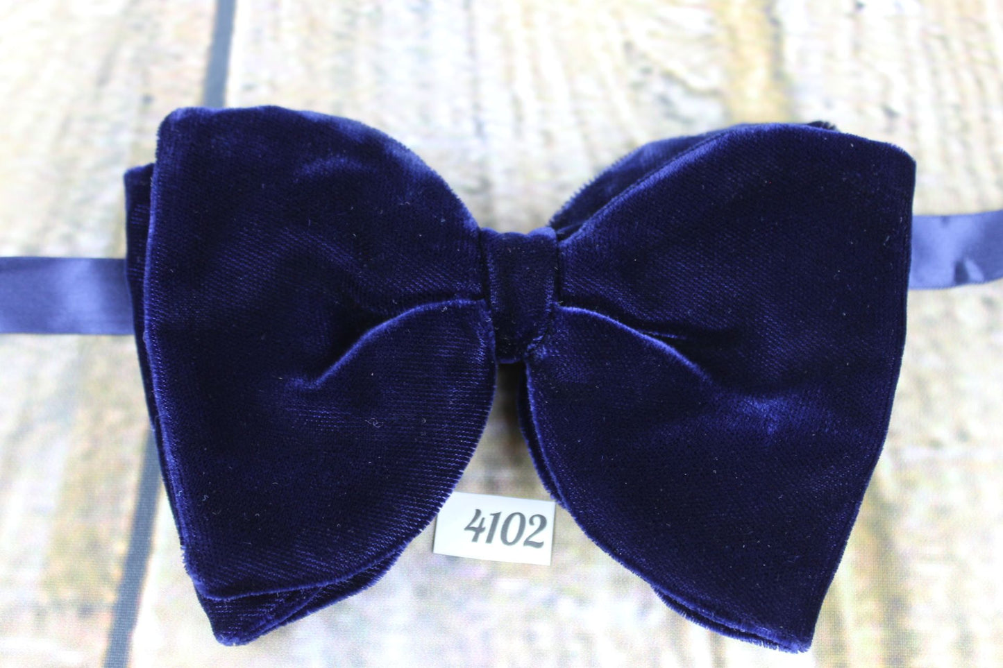 Vintage 1970s Classic Navy Velvet Pre-Tied Bow Tie Adjustable