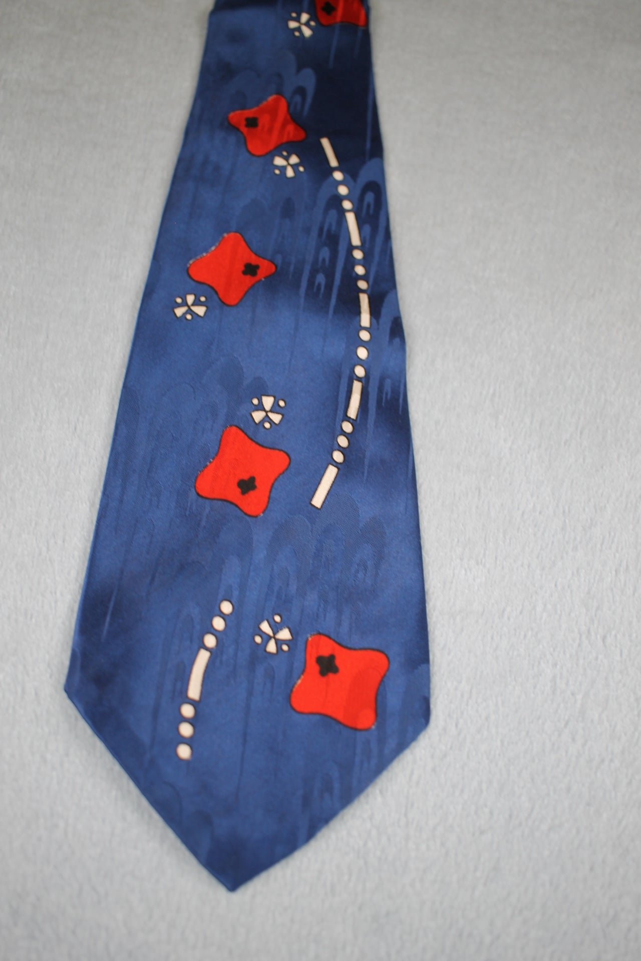 Vintage Newmans 1940s/50s mass blue red white pattern swing tie