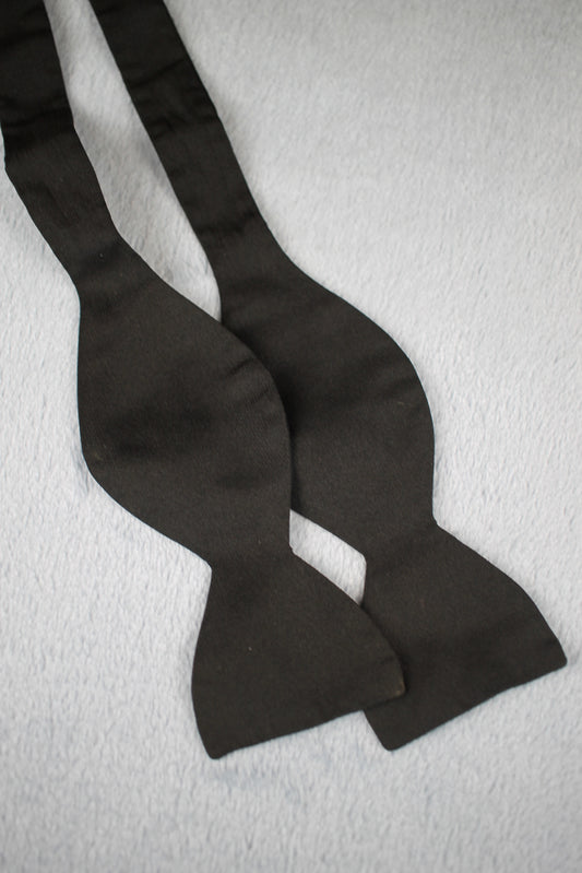 Vintage The New Smith Bros self tie thistle end classic black bow tie