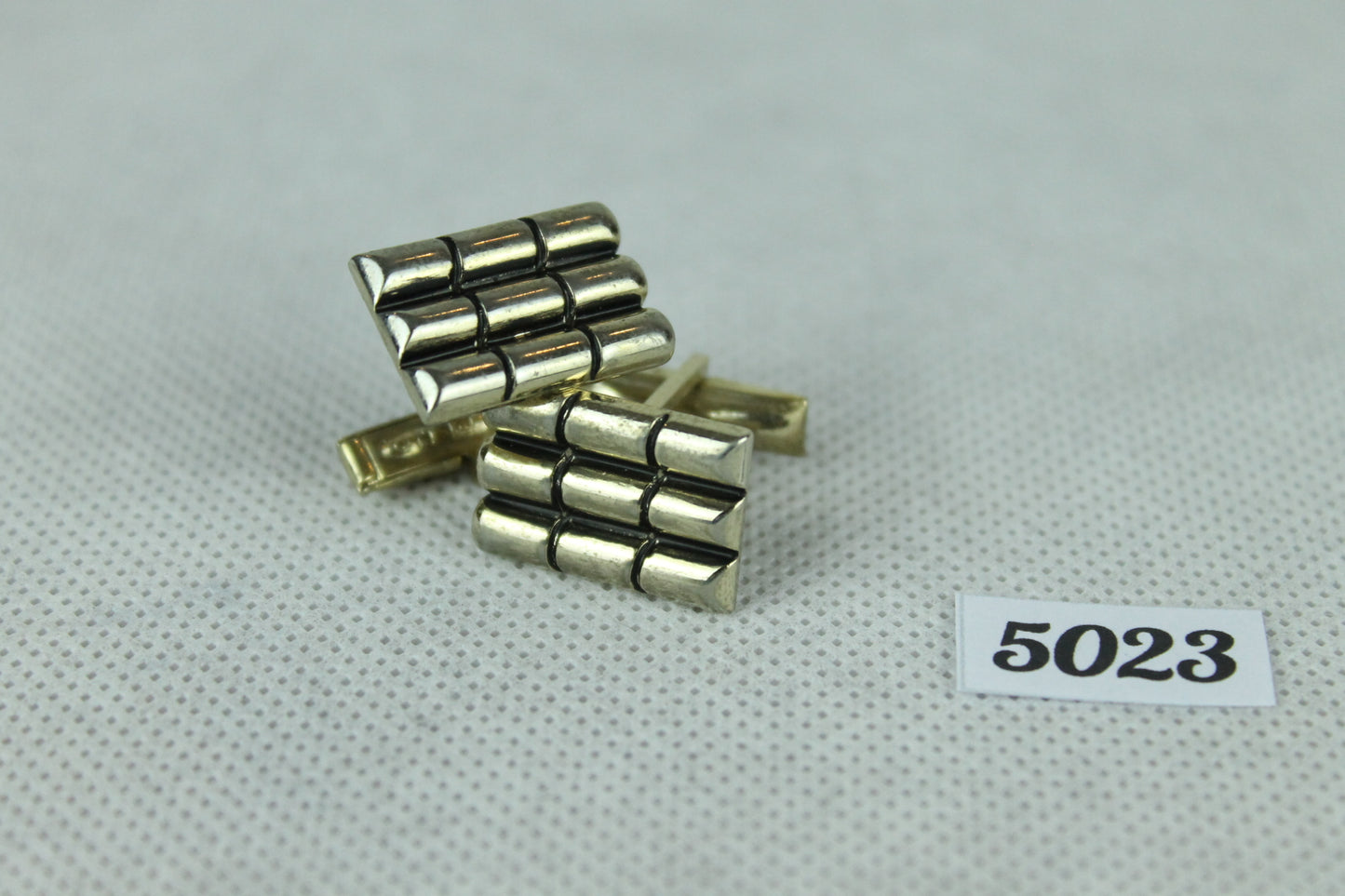 Vintage Gold Metal Oblong Bullet Ridge Cufflinks